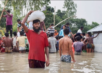 বন্যাদুর্গতদের পাশে ভালোবাসি জামালপুর