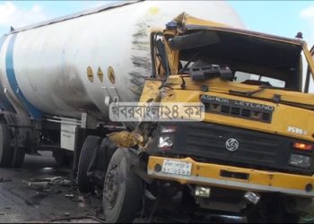 দুই ট্রাকের মুখোমুখি সংঘর্ষে প্রাণ গেল এক চালকের