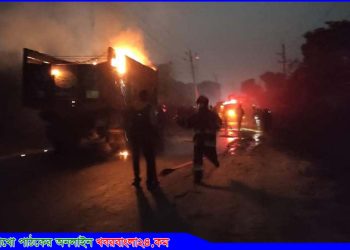 কালিহাতীতে ট্রাক চাপায় কিশোরের মৃত্যু; ট্রাকে আগুন