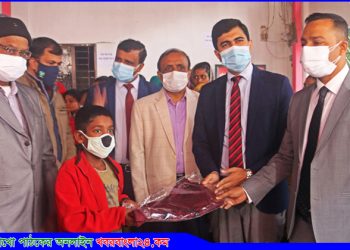 টাঙ্গাইল পতিতা পল্লীতে শীতবস্ত্র বিতরণ