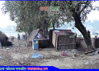 টাঙ্গাইল কেন্দ্রীয় ঈদগাঁ থেকে অবৈধ দোকান উচ্ছেদ