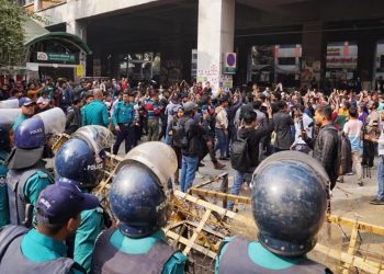 প্রাইম এশিয়া শিক্ষার্থীদের সঙ্গে সচিবালয়ে  পুলিশের সংঘর্ষ,