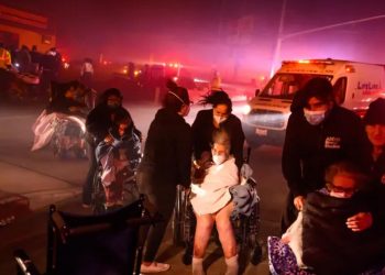 লস অ্যাঞ্জেলেসের ‘নারকীয় অভিজ্ঞতা’ বাসিন্দাদের