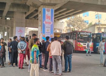 টঙ্গীতে মহাসড়ক অবরোধ করে ছিনতাই বন্ধের দাবি