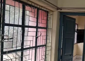 নওগাঁয় সহকারী কমিশনারের বাসা লক্ষ্য করে গুলি