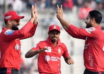 ফাহিমের ফাইফারে অল্পতেই গুটিয়ে গেল সিলেট