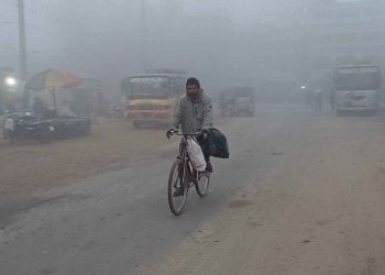 শীতে কাঁপছে নওগাঁ তাপমাত্রা ৮ ডিগ্রির ঘরে