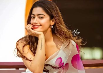 হুইলচেয়ারে রাশমিকা