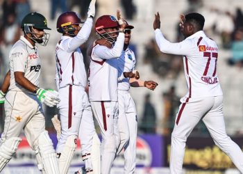 ওয়ারিক্যানের ফাইফার তিন দশক পর পাকিস্তানে টেস্ট জয় উইন্ডিজের