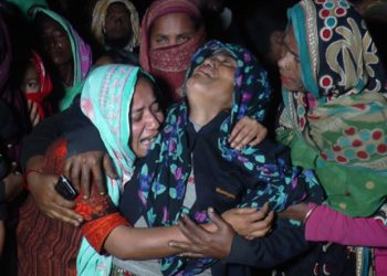 বলগেটের ধাক্কায় নৌকা ডুবি জেলে নিখোঁজ