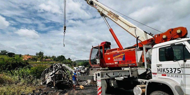 ব্রাজিলে বাস-ট্রাক সংঘ'র্ষে ১২ বিশ্ববিদ্যালয় শিক্ষার্থী নি'হ'ত