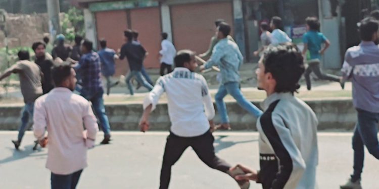 ফেনীতে ছাত্রদলের দুই গ্রুপের সংঘর্ষে আ/হত ১০