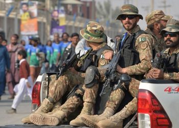 সীমান্তের কাছে পাকিস্তান সেনাবাহিনীর ব্যাপক অভিযান নি'হ'ত ৩০