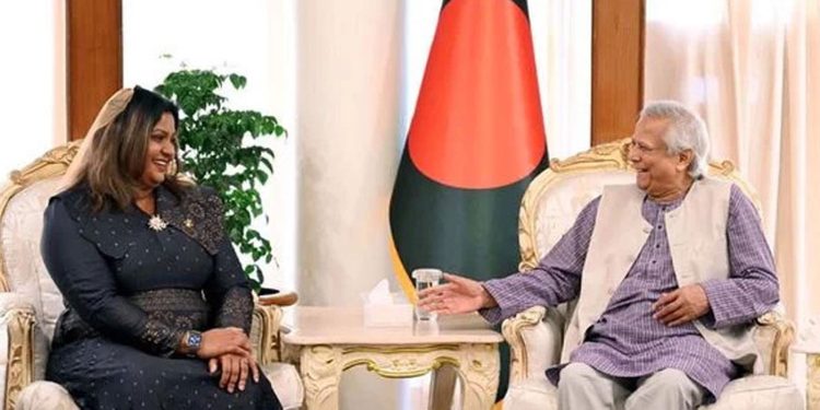 মালদ্বীপে অনিয়মিত বাংলাদেশিদের বৈধতা দেওয়ার অনুরোধ প্রধান উপদেষ্টার