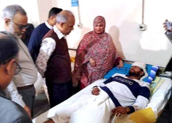 গাজীপুরে হা/মলায় আহতদের দেখতে ঢামেকে স্বরাষ্ট্র উপদেষ্টা