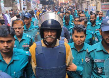 এই ফটো তোলোস কেন : আদালতে শাহজাহান ওমর