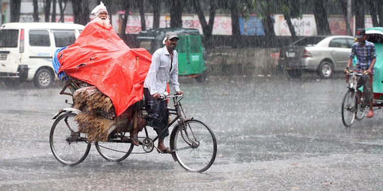 তিন দিন বজ্র-বৃষ্টির পূর্বাভাস আরো যে বার্তা দিল আবহাওয়া অফিস