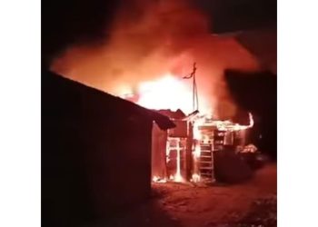 আ'গুনে পুড়ে গেল ৬ দোকান নোয়াখালীতে