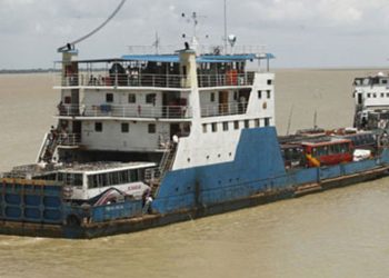 ঈদযাত্রায় দৌল‌ত‌দিয়া-পাটু‌রিয়ায় রুটে চল‌বে ১৭ ফেরি ও ২২ লঞ্চ