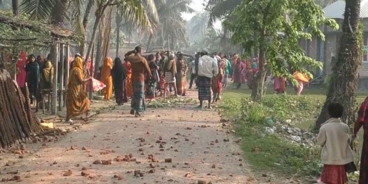 ঝিনাইদহে পাওনা টাকা চাওয়া নিয়ে দুপক্ষের সংঘর্ষ আ'হত ২০