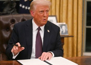 ট্রাম্পের ৪৩ দেশের বিরুদ্ধে ভ্রমণ নিষেধাজ্ঞার পরিকল্পনা