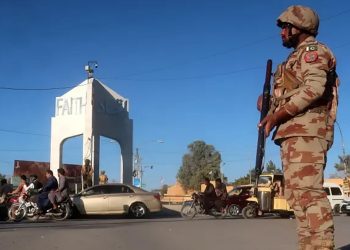 আবারও বোমা হা'মলায় পাকিস্তানে সেনাবহরে আত্মঘাতী হা'মলা নি'হত ৫