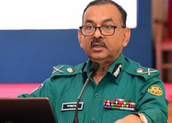 ধ'র্ষণ নিয়ে বক্তব্য: ডিএম‌পি কমিশনারের সমালোচনার মুখে দুঃখ প্রকাশ