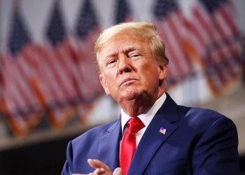 মার্কিন প্রশাসনের সিদ্ধান্ত: পাঁচ লাখের বেশি অভিবাসীর অস্থায়ী বৈধতা বাতিল