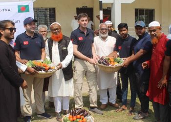 নরসিংদীতে টিকার খাদ্যসামগ্রী বিতরণ রমজান মাসে