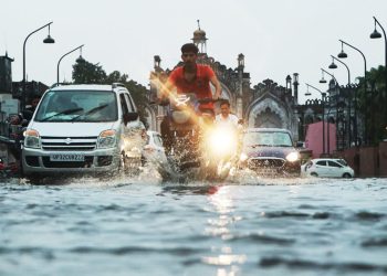 ভারত ও নেপালে বজ্রঝড়-বৃষ্টিতে নি'হত ১০০ বিহারে সবচেয়ে বেশি প্রা'ণহানি