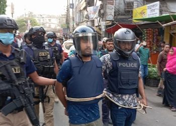চট্টগ্রামে ছোট সাজ্জাদকে নিয়ে স'ন্ত্রাসবিরোধী সচেতনতা মহড়া জনগণকে তথ্য দিতে উদ্বুদ্ধ পুলিশ