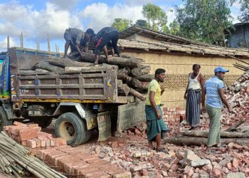 কক্সবাজারে এনজিওর অবৈধ শেড নির্মাণ বন্ধ বনভূমি কাটা অভিযোগ