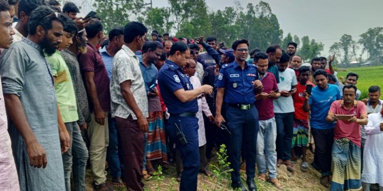 তাড়াশে পিকআপ চালকের গ'লাকাটা লা'শ উদ্ধার তদন্তে পুলিশ
