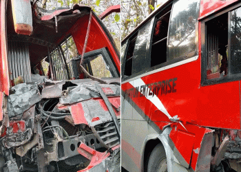ঝিনাইদহে বাস নিয়ন্ত্রণ হারিয়ে গাছের সঙ্গে ধাক্কা আ'হত ৬