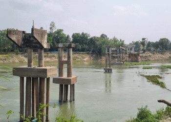 টাঙ্গাইলে ব্রিজ নির্মাণ কাজের ঠিকাদার লাপাত্তা