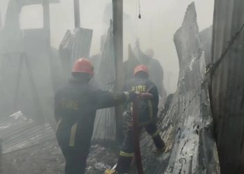 গাজীপুরের টঙ্গীতে ঝুট গুদামে আ'গুন ফায়ার সার্ভিসের ৪ ইউনিটে নিয়ন্ত্রণে