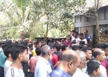 নারায়ণগঞ্জে গৃহবধূকে গলা কেটে হ'ত্যার অভিযোগ স্বামী আ'টক