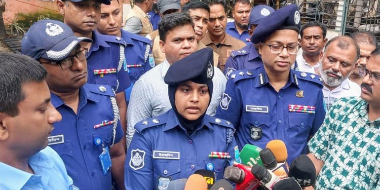 মানবেন্দ্র ঘোষের বাড়িতে আ'গুন: গ্রে'প্তার ৭ পুনর্নির্মাণের আশ্বাস