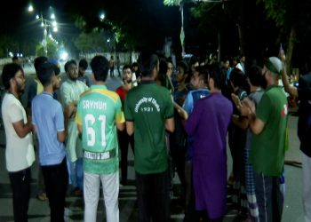 কুয়েট ভিসি অপসারণে ঢাবি শিক্ষার্থীদের আনন্দ মিছিল
