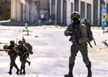 গাজায় যু'দ্ধবিরোধী চিঠিতে স্বাক্ষর বরখাস্তের হুমকিতে ৯৭০ ইসরায়েলি বিমানসেনা