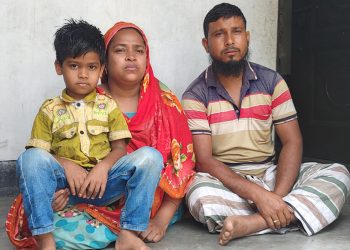 জীবন্ত লা'শ হয়ে বেঁচে আছি : রানা প্লাজায় দু’পা হারানো রেবেকা