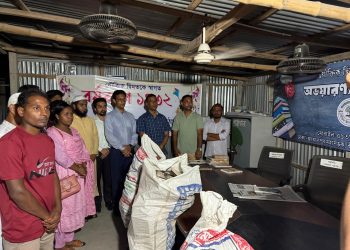 ইউএনও'র মধ্যস্থতায় বইগুলো ফেরত পেল অভয়ারণ্য পাঠাগার