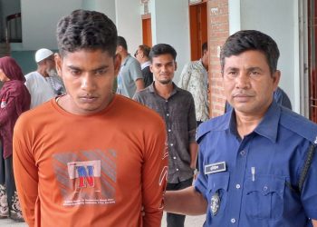 চুয়াডাঙ্গার জীবননগর উপজেলার হাসাদহে ৯ বছরের শিশুকে ধর্ষণের দায়ে নাজমুল ইসলাম নামে মসজিদের এক মুয়াজ্জিনকে যাবজ্জীবন কারাদণ্ড