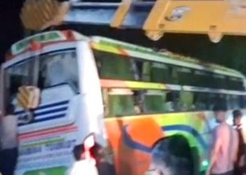 ভয়াবহ বাস দুর্ঘটনা: বাংলাদেশের তীর্থযাত্রী নিহত, আহত ১৫