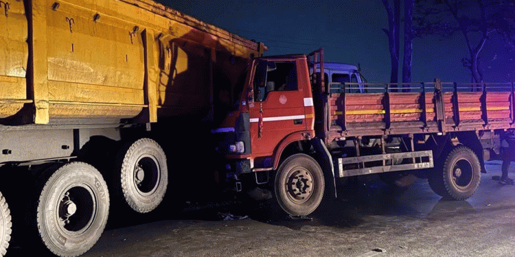 ভারতের ছত্তিশগড়ে ভয়াবহ সড়ক দু'টনায় নারী-শিশুসহ নি'হত ১৩