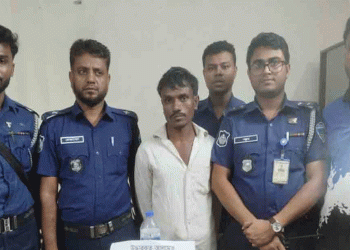 কক্সবাজারে অ'স্ত্রসহ গ্রে'প্তার নি'ষিদ্ধ আওয়ামী লীগ নেতা