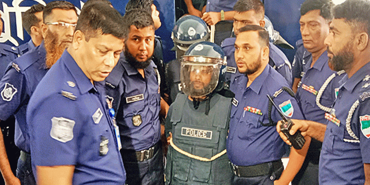 তিন আসামিকে খা'লাসের রায়ে ‘অসন্তুষ্ট’ আছিয়ার মা