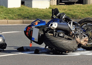 বনানীতে কংক্রিট ট্রাক চাপায় দুই মোটরসাইকেল আরোহীর মৃ'ত্যু