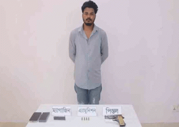 কুমিল্লায় অ'স্ত্রসহ কিশোর গ্যাং লিডার গ্রে'প্তা'র