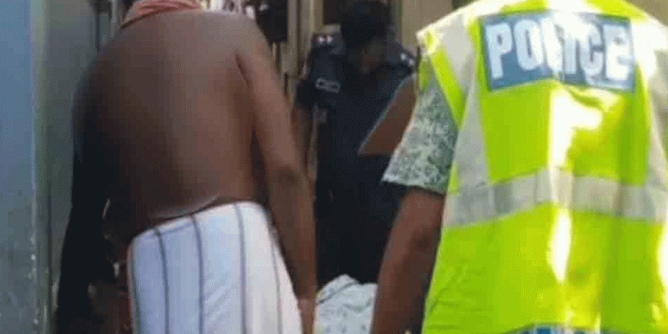 আশুলিয়ায় মা'দকের টাকার জন্য মাকে কু'পিয়ে হ'ত্যা ছেলে পলাতক